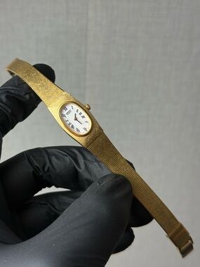 Vintage 1989 Seiko Quartz 1F20-5C90 Women’s Watch, Oval, Special Electroplated